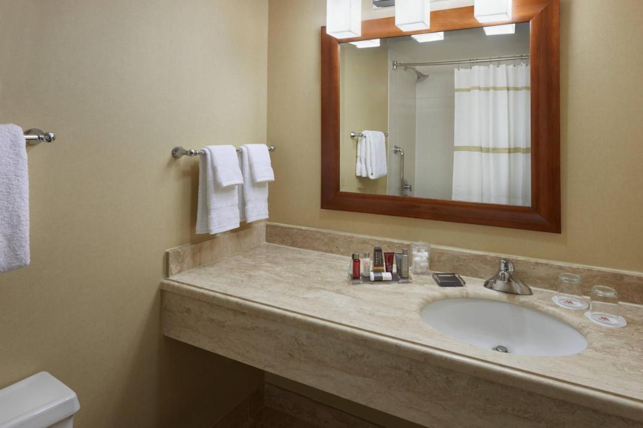 Toronto Airport Marriott Hotel Zewnętrze zdjęcie
